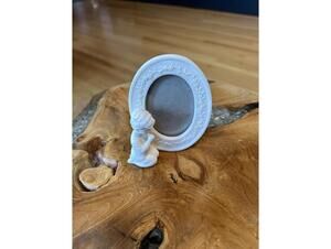 Millenium Kneeling Boy Photo Frame 3x2 photo